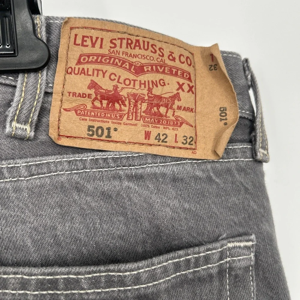 Levi Strauss 501 Vintage Mens Jeans 42x32 Straight Leg Button-Fly Light Gray - Picture 5 of 7